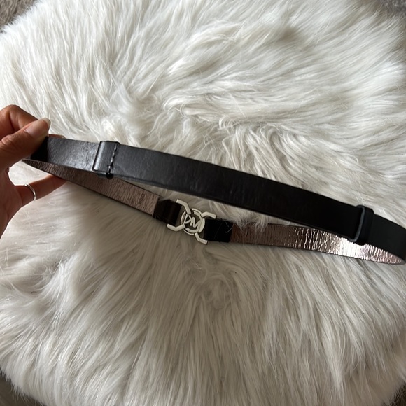 Michael Kors Adjustable Leather Belt. Thin. Size medium. - Picture 4 of 6